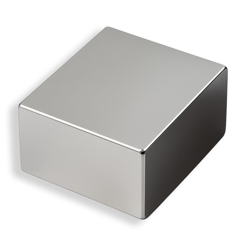 Aimant néodyme à visser 12x12x4, puissance 3Kg 47 Aimants néodyme Blocs