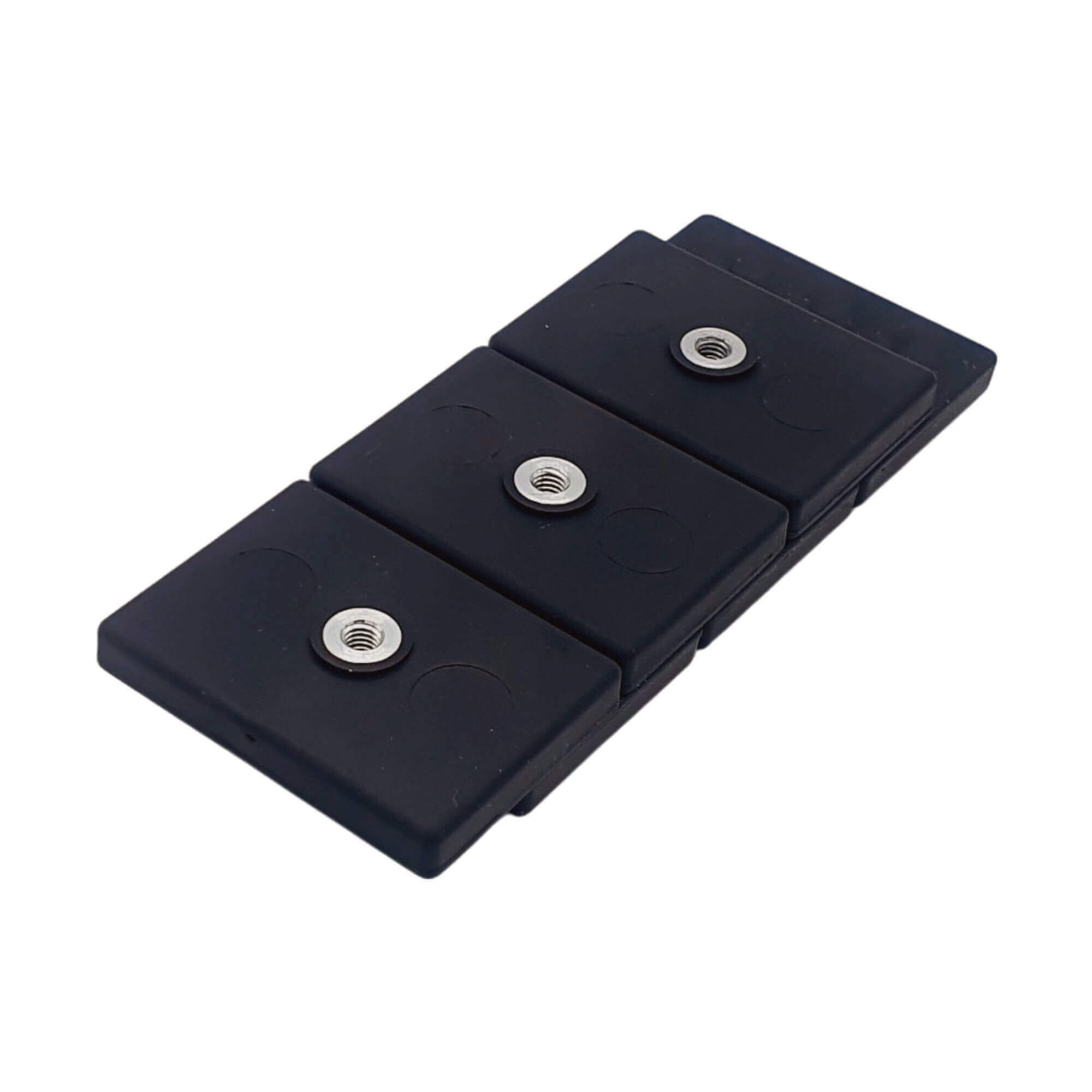 Aimant néodyme caoutchouc 43x31mm avec trou fileté, puissance 10.5 kg 52 Aimant néodyme caoutchouc 43x31mm avec trou fileté, puissance 10.5 kg – Image 3