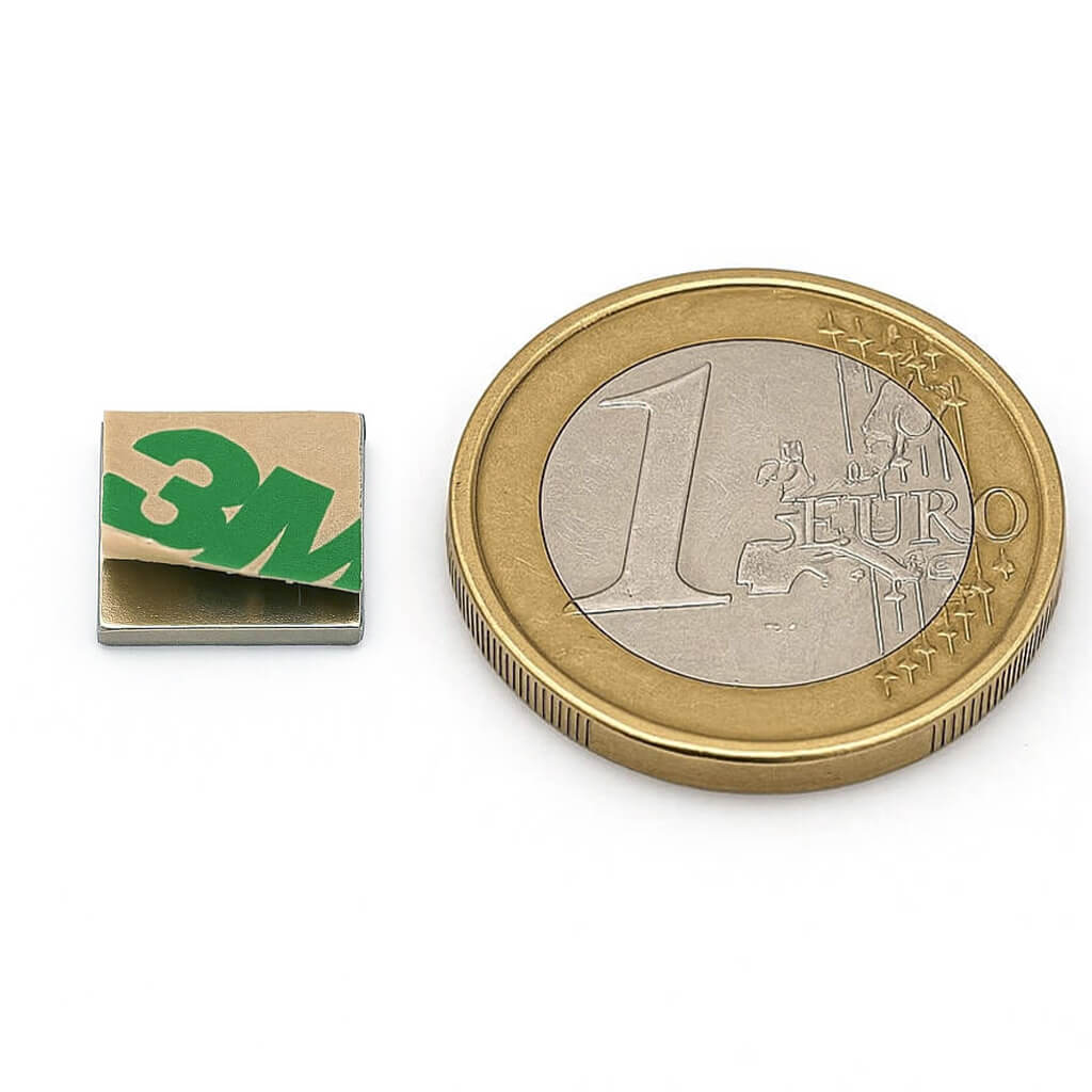 Aimant autocollant 10x10x1mm, puissance 0.55kg