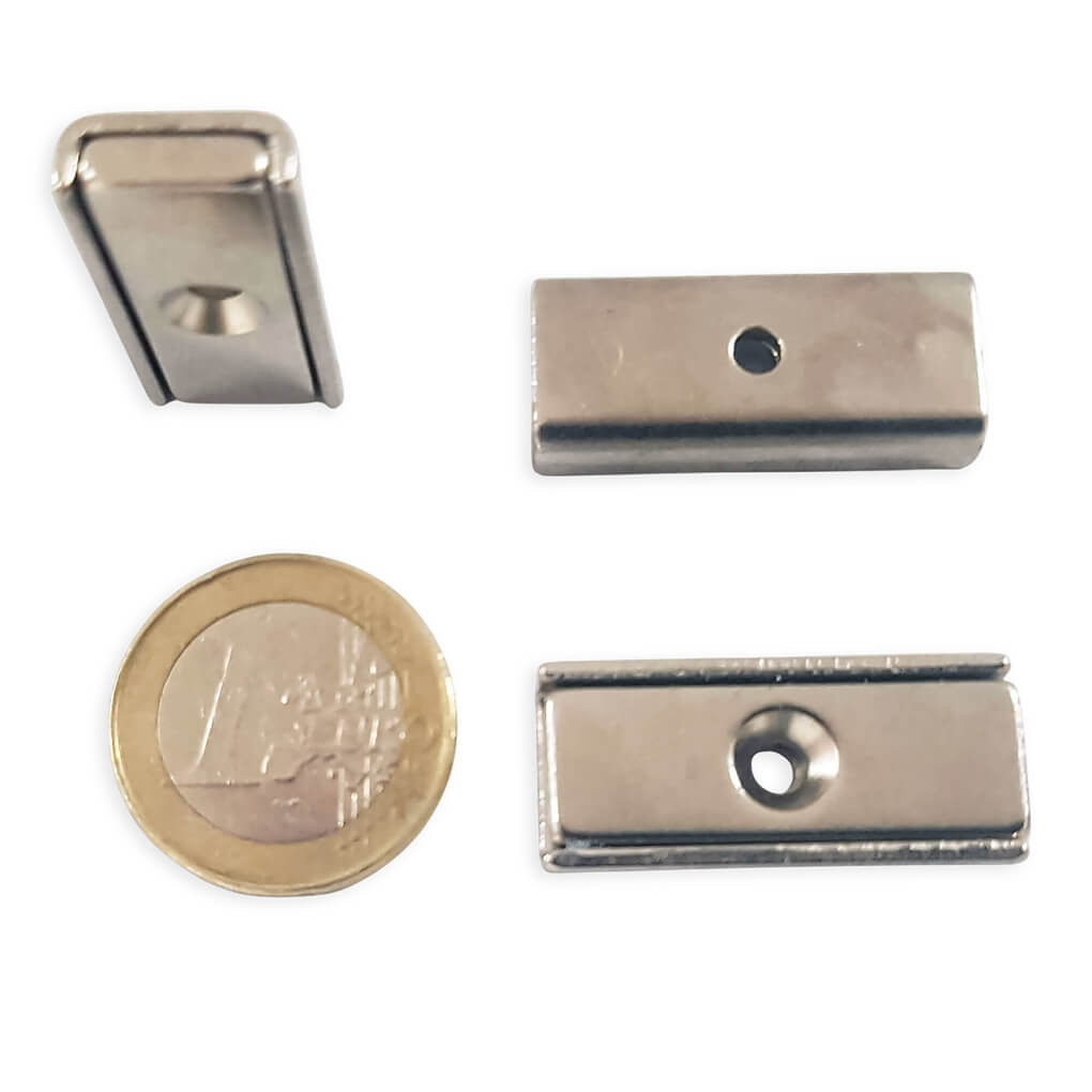 Aimant néodyme rectangulaire 30x13.5mm avec trou de fixation, puissance 16kg 53 Aimant néodyme rectangulaire 30x13.5mm avec trou de fixation, puissance 16kg